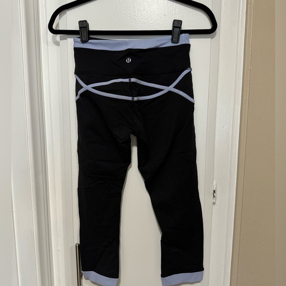Lululemon size 4 capri leggings - Picture 2 of 2